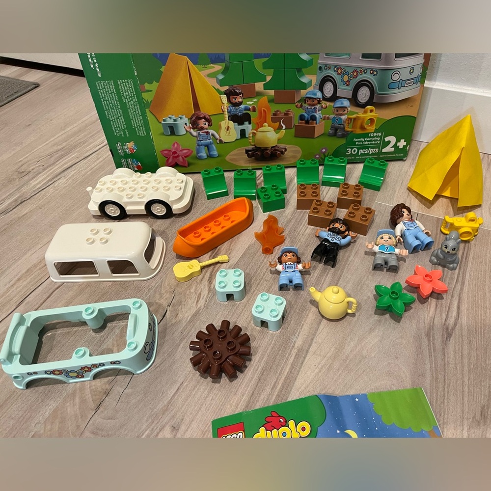 LEGO DUPLO Colorful Camping Adventure Set 10946 - Picture 8 of 9